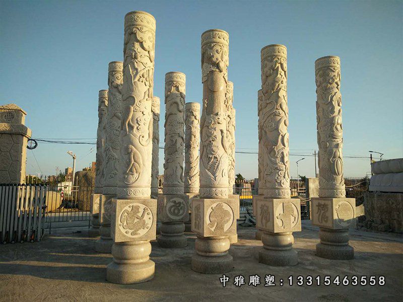 大理石广场龙柱