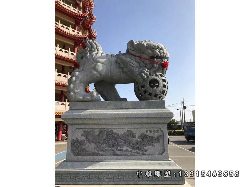 大理石踩球狮子雕塑（2）