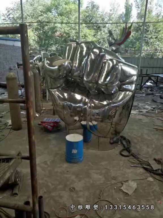 不锈钢镜面手指雕塑