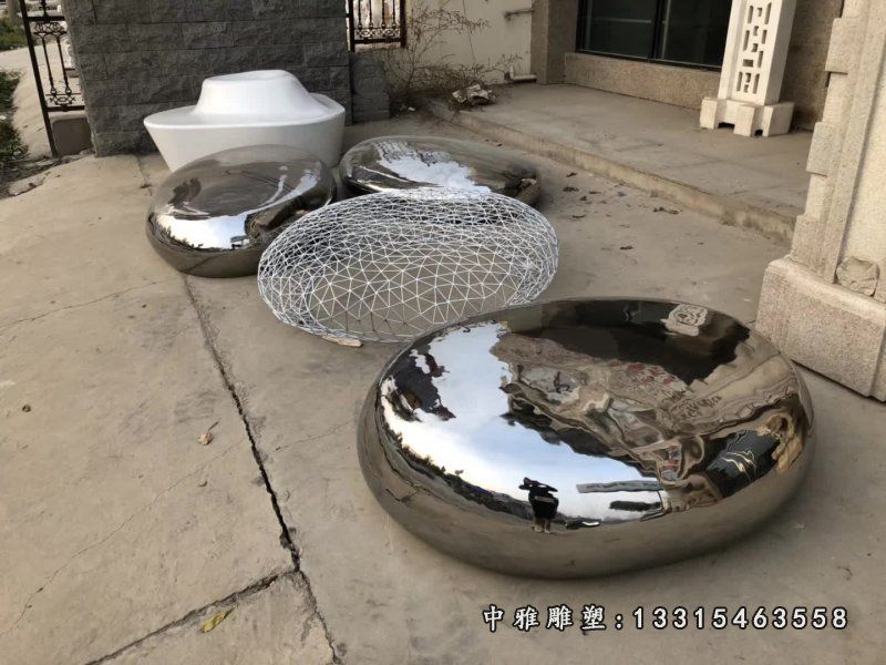 镜面不锈钢鹅卵石雕塑 (1)