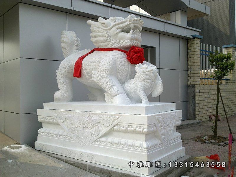 汉白玉坐式镇宅麒麟石雕 (2)