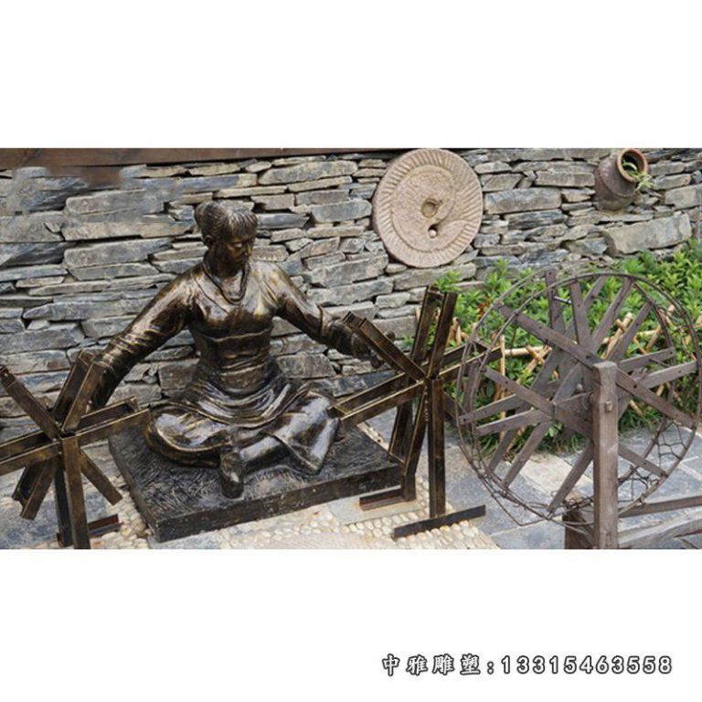 古代纺织女子人物铜雕