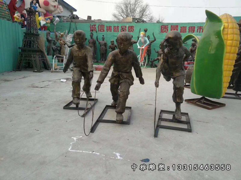 童趣小孩转铁环雕塑，广场景观雕塑 (2)