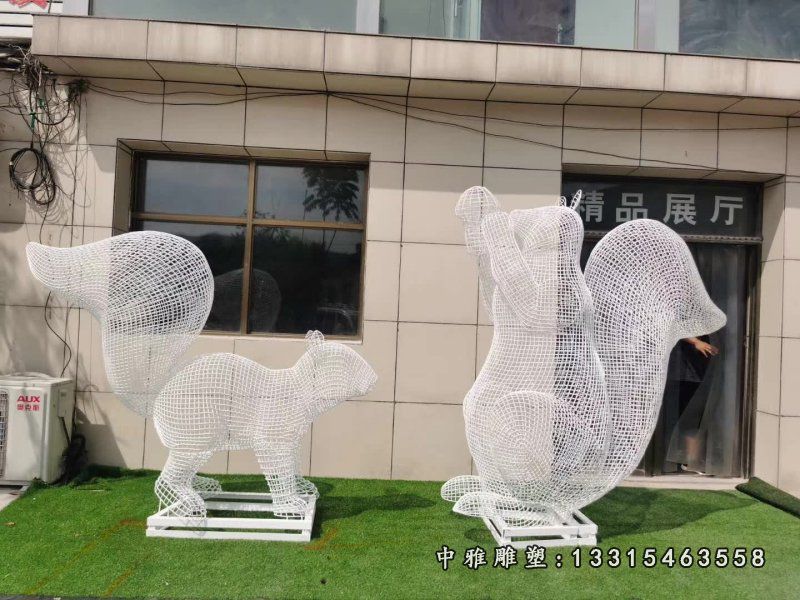 镂空不锈钢松鼠雕塑 (1)