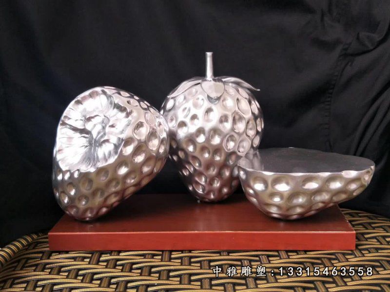 不锈钢艺术雕刻草莓雕塑