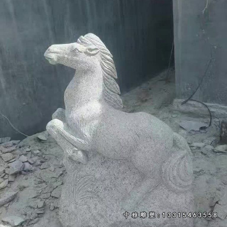 小马奔腾户外广场景观，动物石雕塑