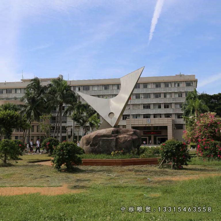 校园不锈钢抽象鱼雕塑