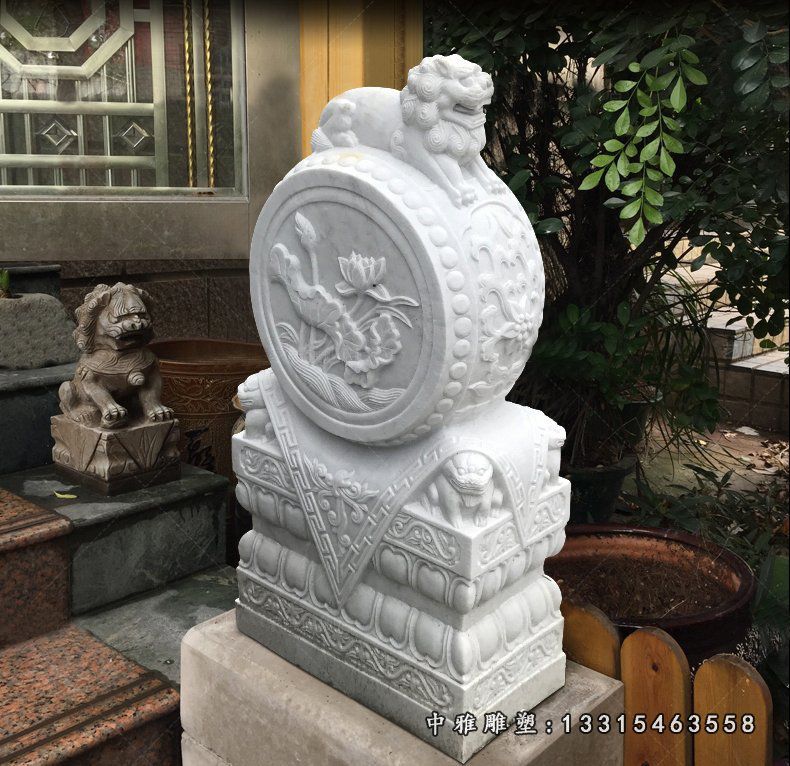 荷花浮雕抱鼓石，镇宅石门墩