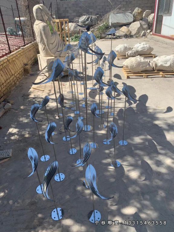 不锈钢铁艺景观鱼群雕塑