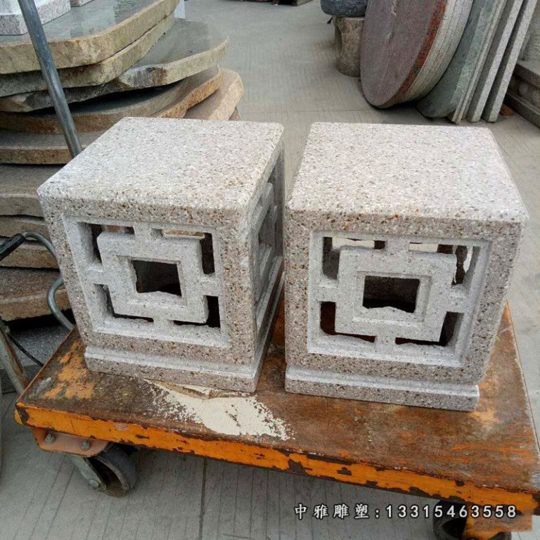 回字镂空石灯 公园石雕灯