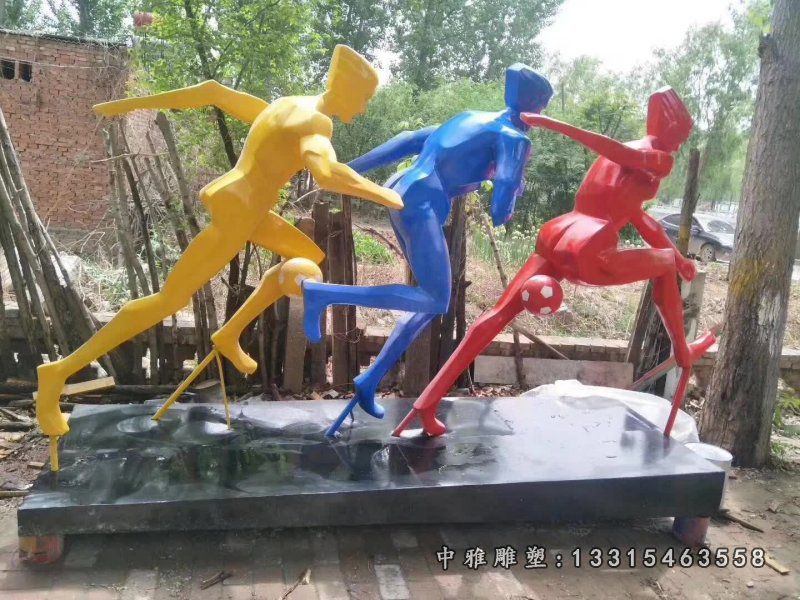 不锈钢公园踢足球人物雕塑