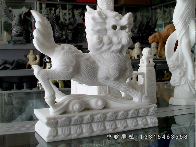 汉白玉立式麒麟雕塑