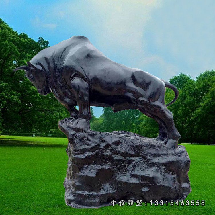 公园景观摆件，玻璃钢仿铜开荒牛雕塑