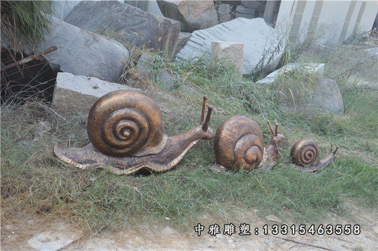 公园景观雕塑，玻璃钢仿铜蜗牛雕塑