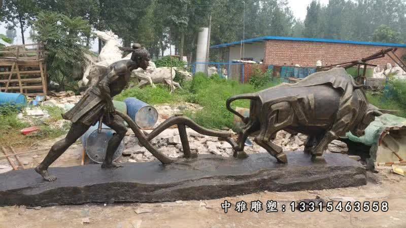 铜雕田园耕地牛雕塑