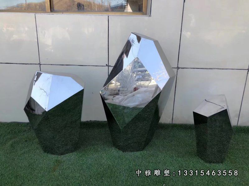 不锈钢切面石头雕塑 (1)