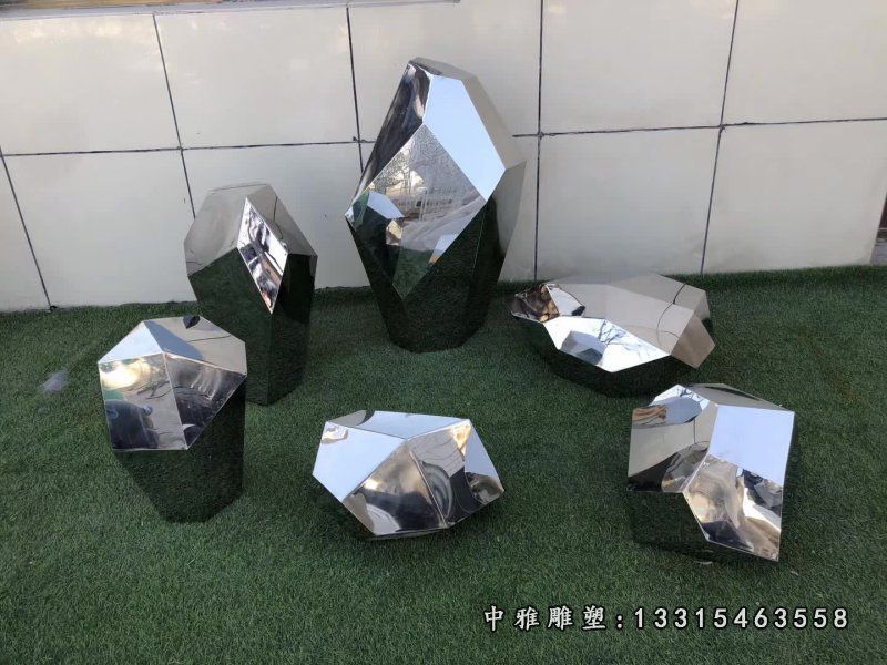 不锈钢切面石头雕塑 (3)