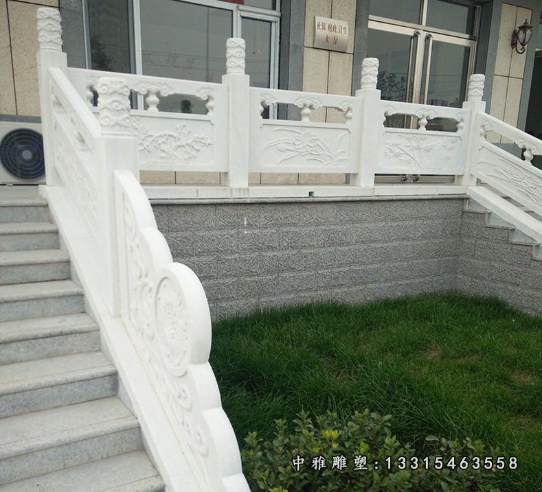 梅兰竹菊浮雕栏板，汉白玉台阶栏板石雕