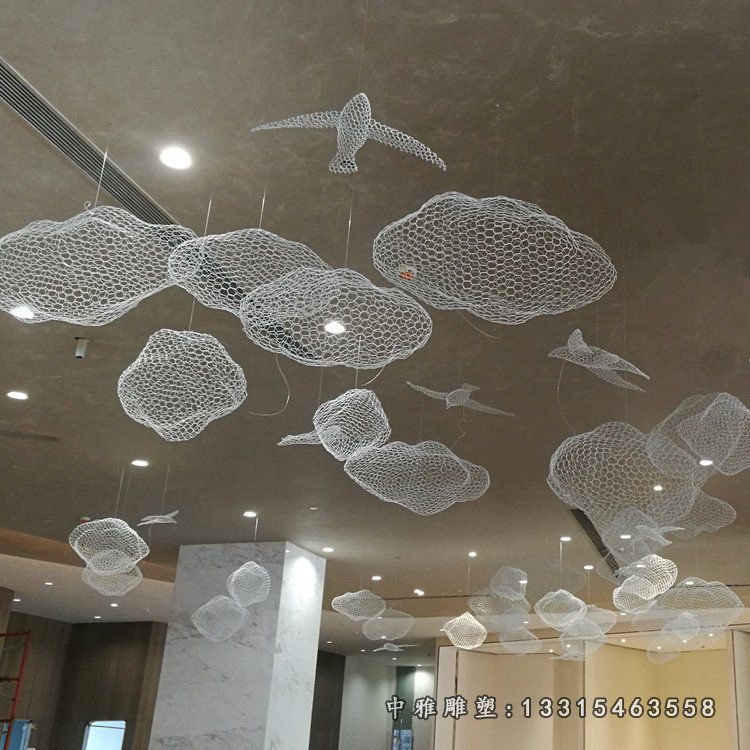 不锈钢镂空云雕塑
