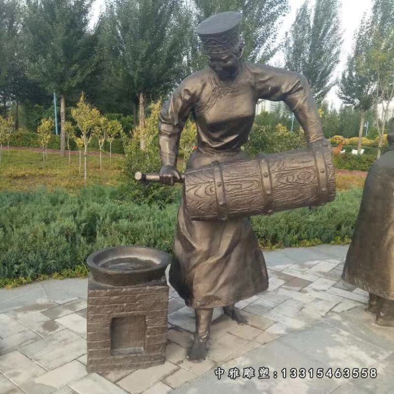 烧水做饭的少数民族人物铜雕
