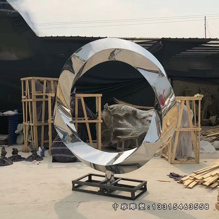 不锈钢几何圆环雕塑