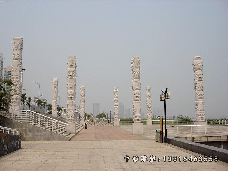 大理石广场盘龙柱