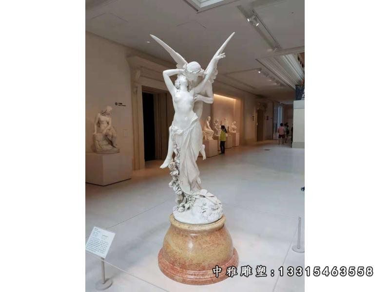 广场石雕天使人物