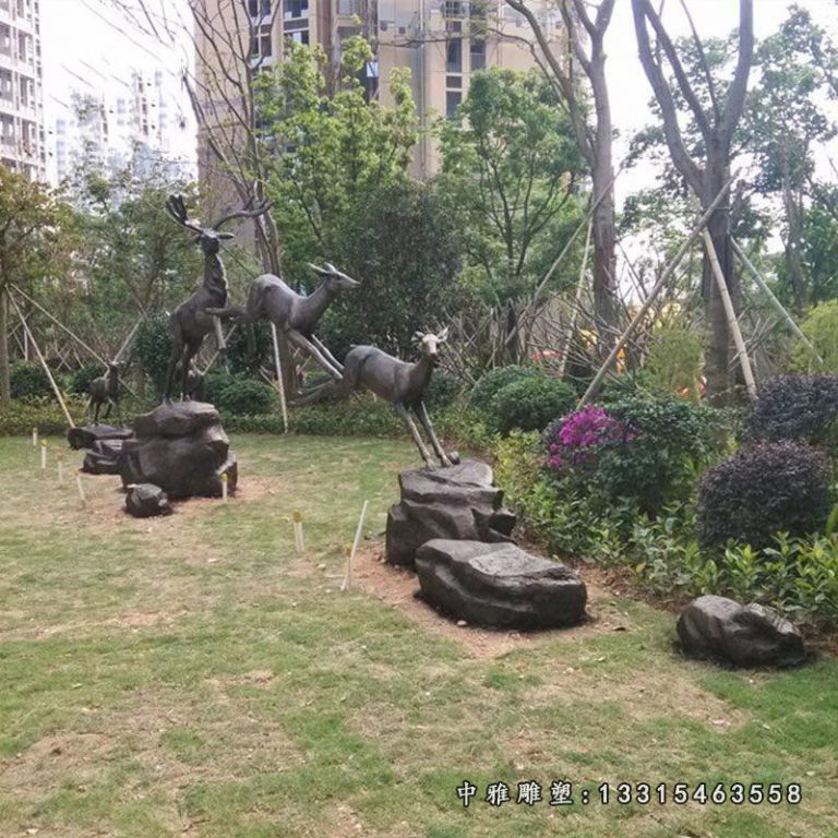 奔跑跳跃的鹿铜雕 小区动物铜雕