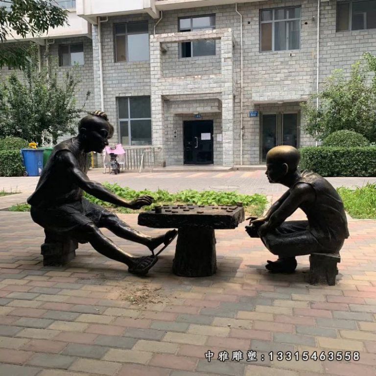 童趣系列下象棋的儿童铜雕