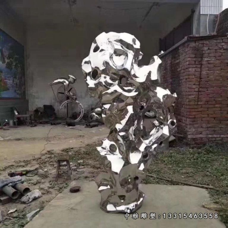 不锈钢镜面抽象太湖石