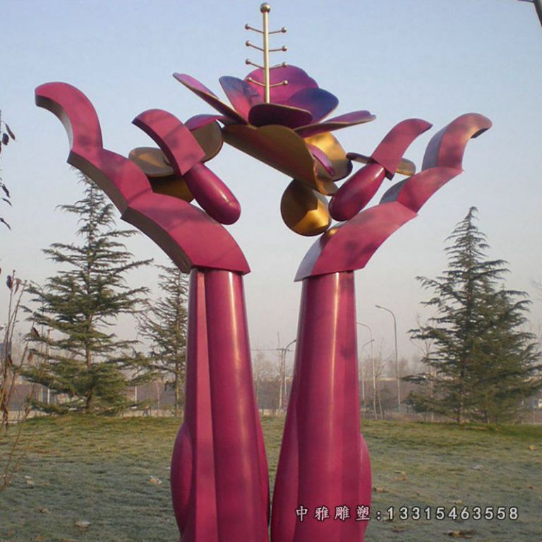 不锈钢手托太阳花 公园景观雕塑