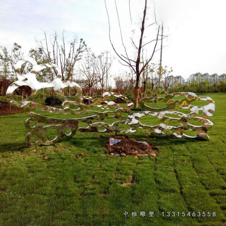 适合草地安装不锈钢太湖石抽象雕塑