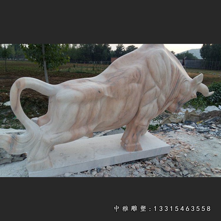 晚霞红开荒牛雕塑，石雕牛