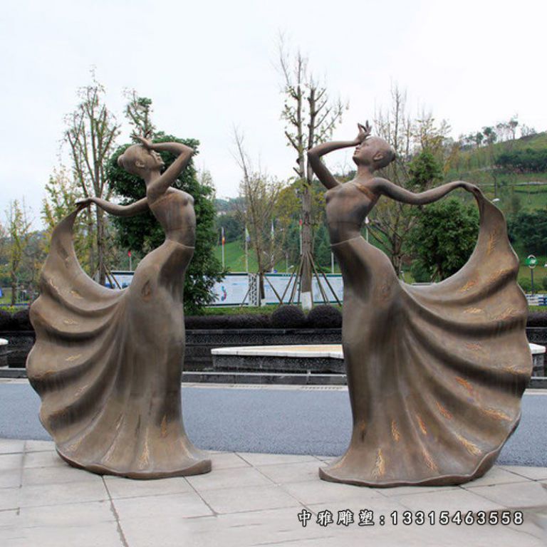 美女跳孔雀舞雕塑，公园景观铜雕