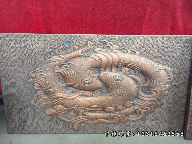 锻铜鱼浮雕，铜鱼雕塑