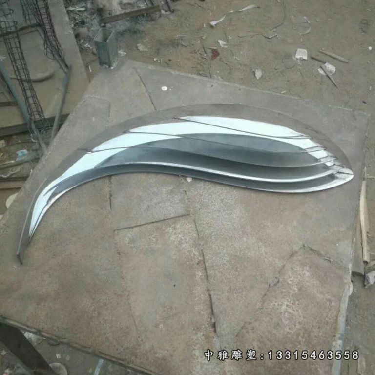 不锈钢抽象鱼雕塑 (10)