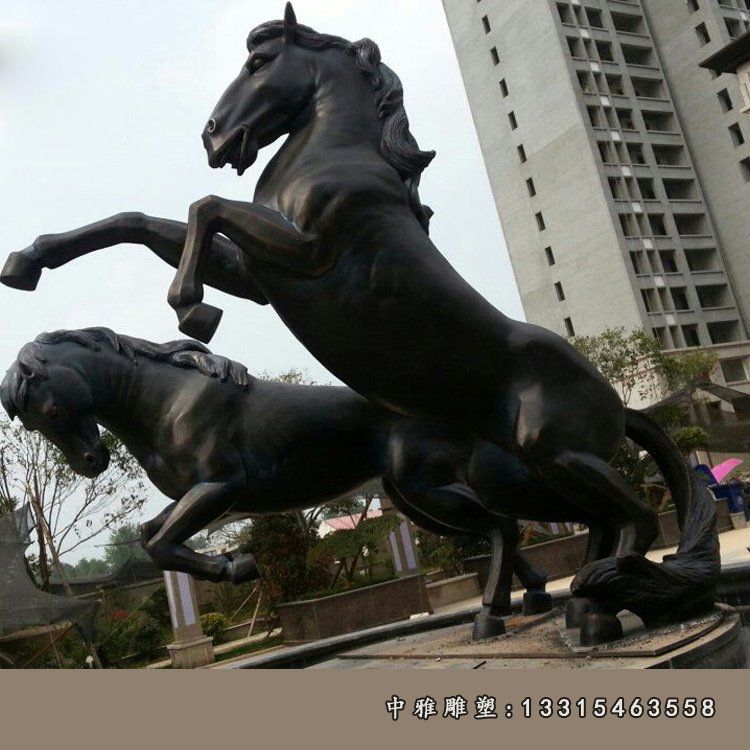 公园铜雕动物奔马