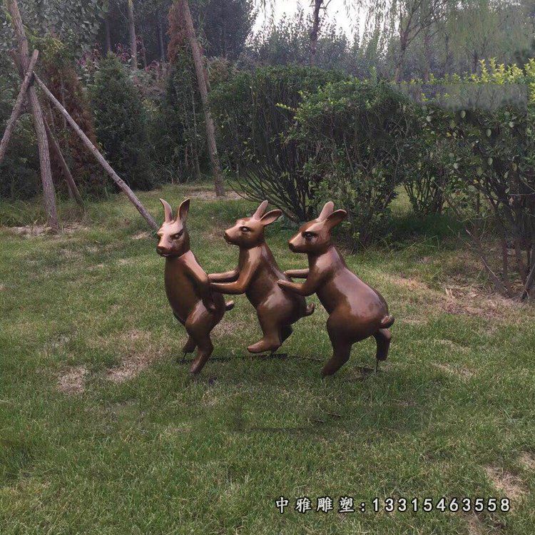卡通兔子玩耍铜雕 (1)