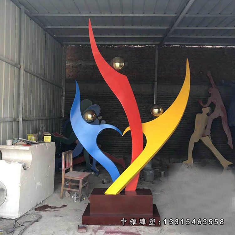 不锈钢烤漆爱心雕塑