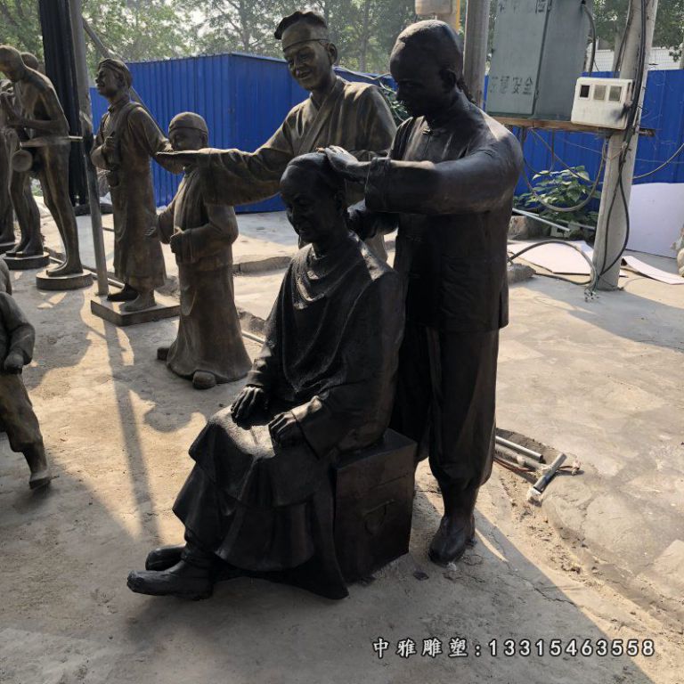 步行街小品理发师铜雕