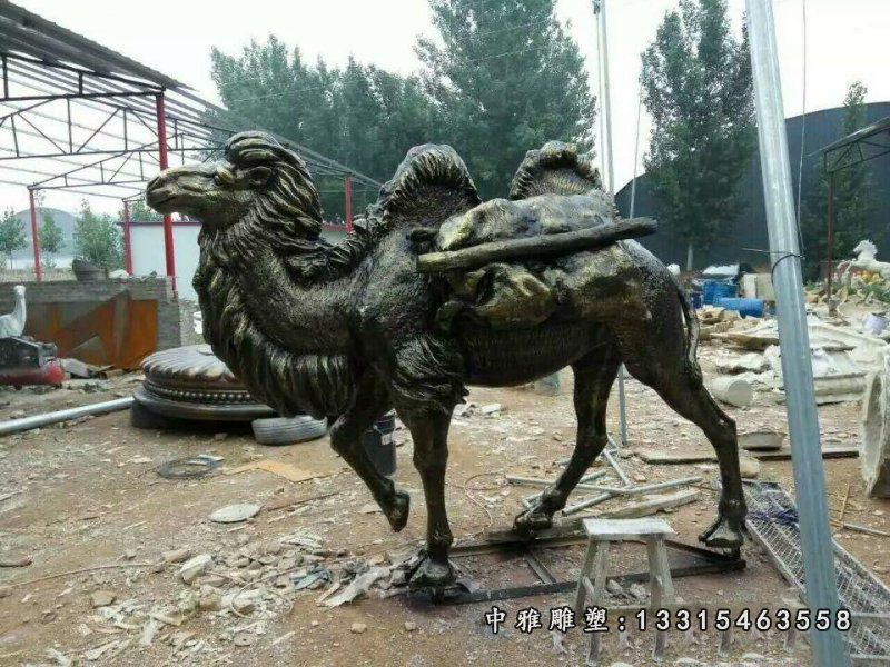 骆驼铜雕，驮着东西的骆驼