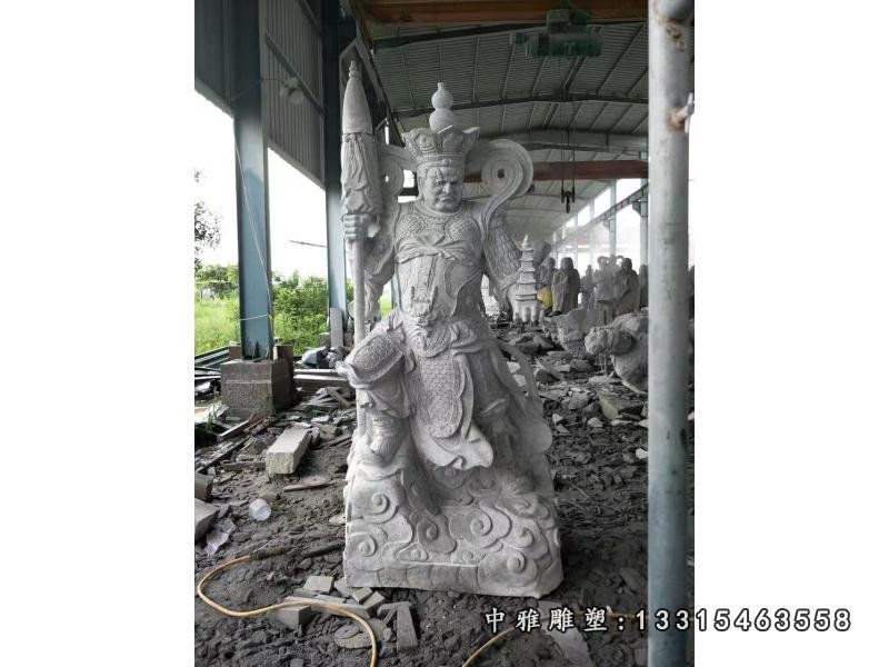 持刀石雕关公雕像