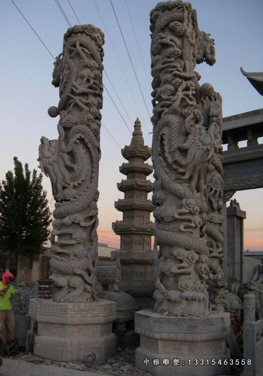 石雕广场景观龙柱