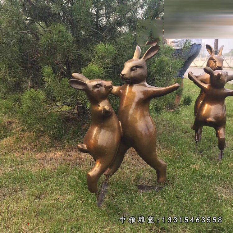 卡通兔子玩耍铜雕 (4)