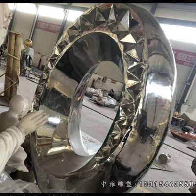 抽象不锈钢齿轮雕塑