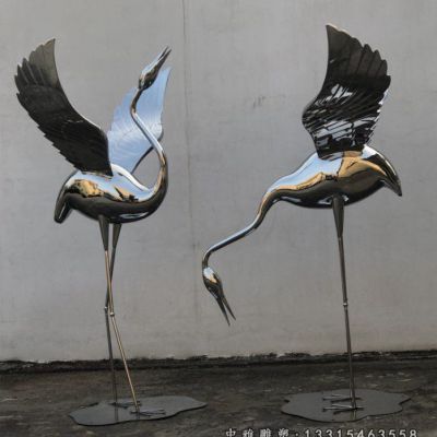 不锈钢展翅仙鹤雕塑