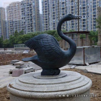 小区铜雕天鹅