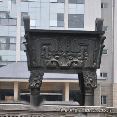 四足铜鼎景观