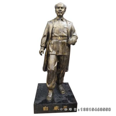 广场铜雕白求恩