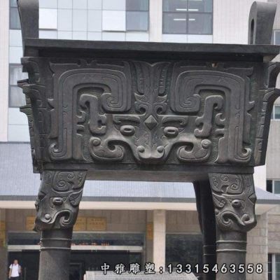 寺庙铜雕四足鼎